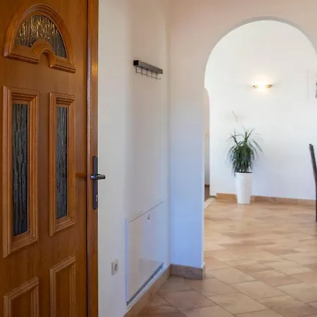 House Fidulic - Penthouse The View لومباردا